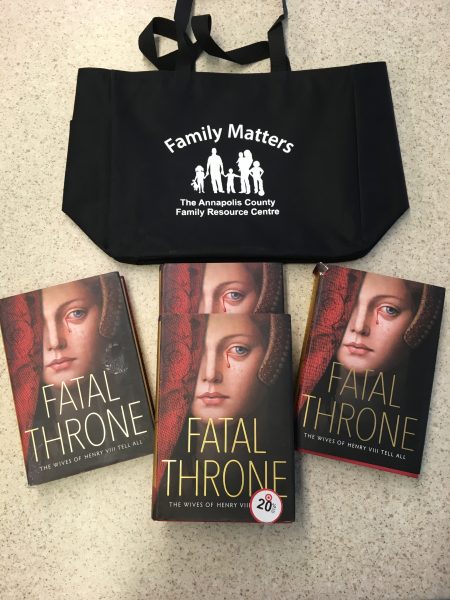 Book club bag – Fatal Throne: The Wives of Henry VIII Tell All (19yrs +)